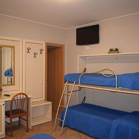 Hotel Donau Римини Экстерьер фото