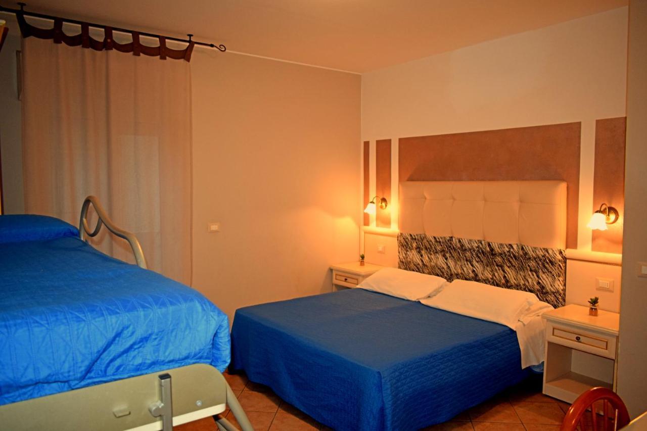 Hotel Donau Римини Экстерьер фото