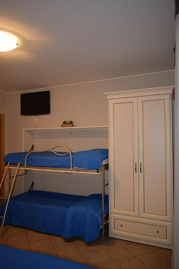 Hotel Donau Римини Экстерьер фото